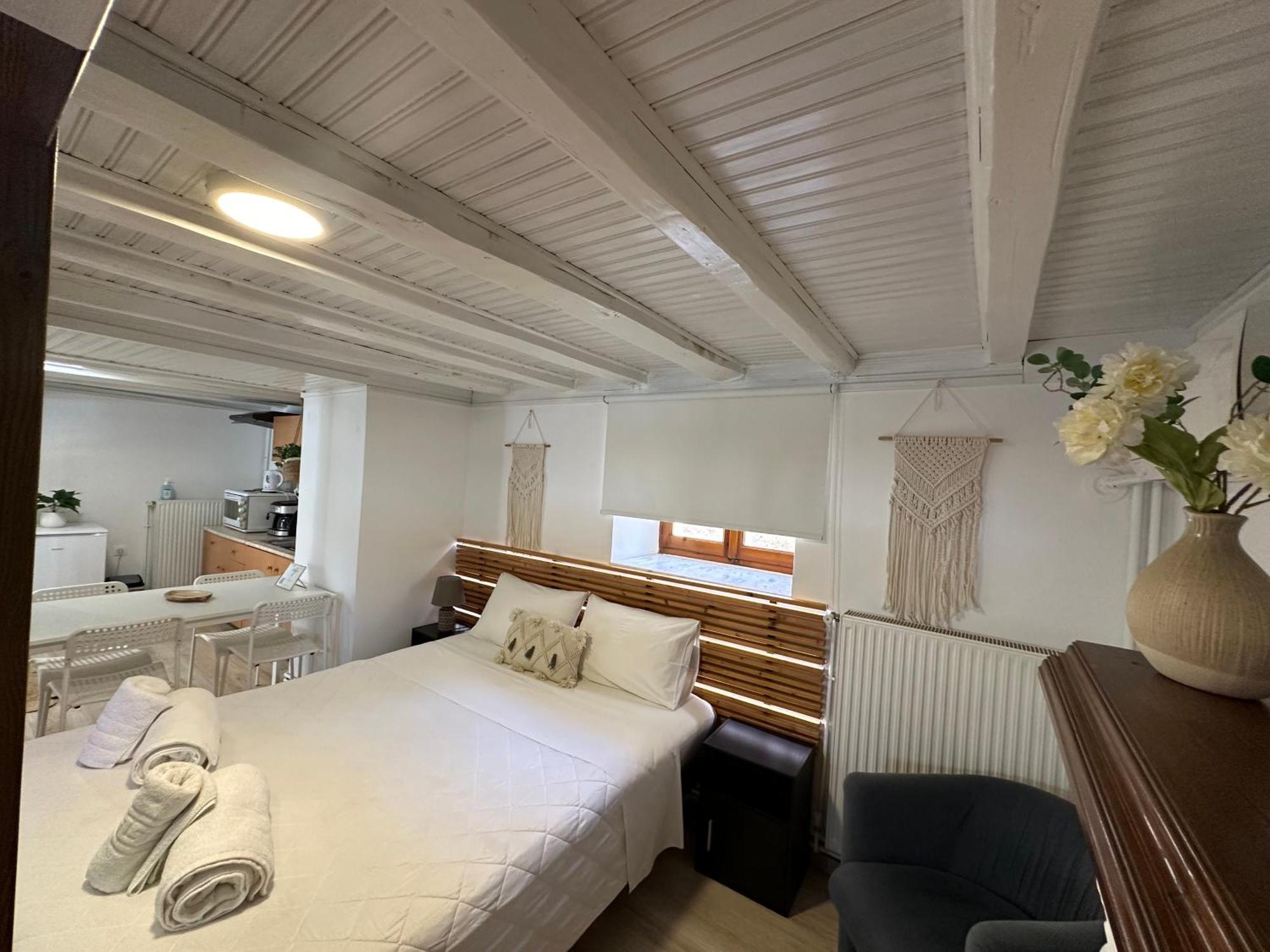 Iris Garden Retreat Apart otel Corinth Dış mekan fotoğraf